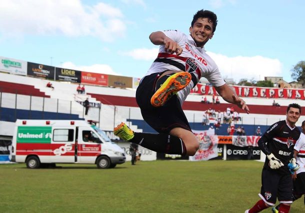 Aloísio decide e São Paulo vence o Inter fora de casa