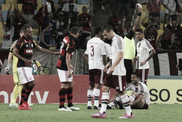 Flamengo vence Fluminense com autoridade e garante vaga nas semifinais do Carioca