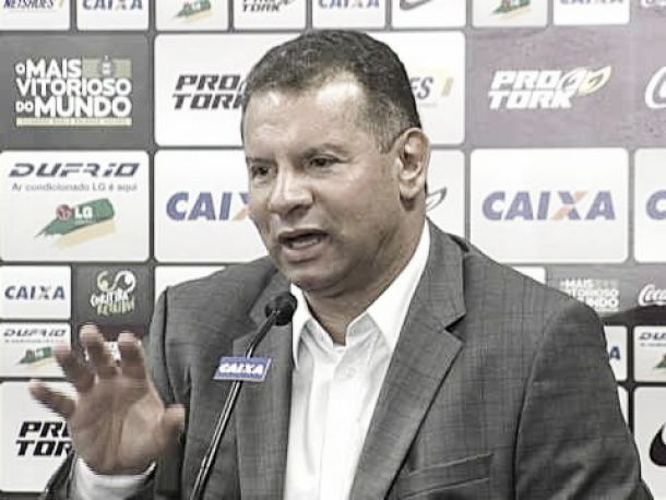 Celso Roth procura explicações: “Não está tudo fora do lugar”