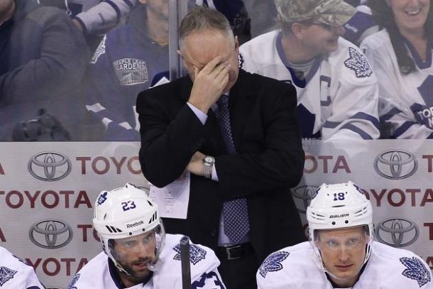 Los Maple Leafs despiden a Carlyle