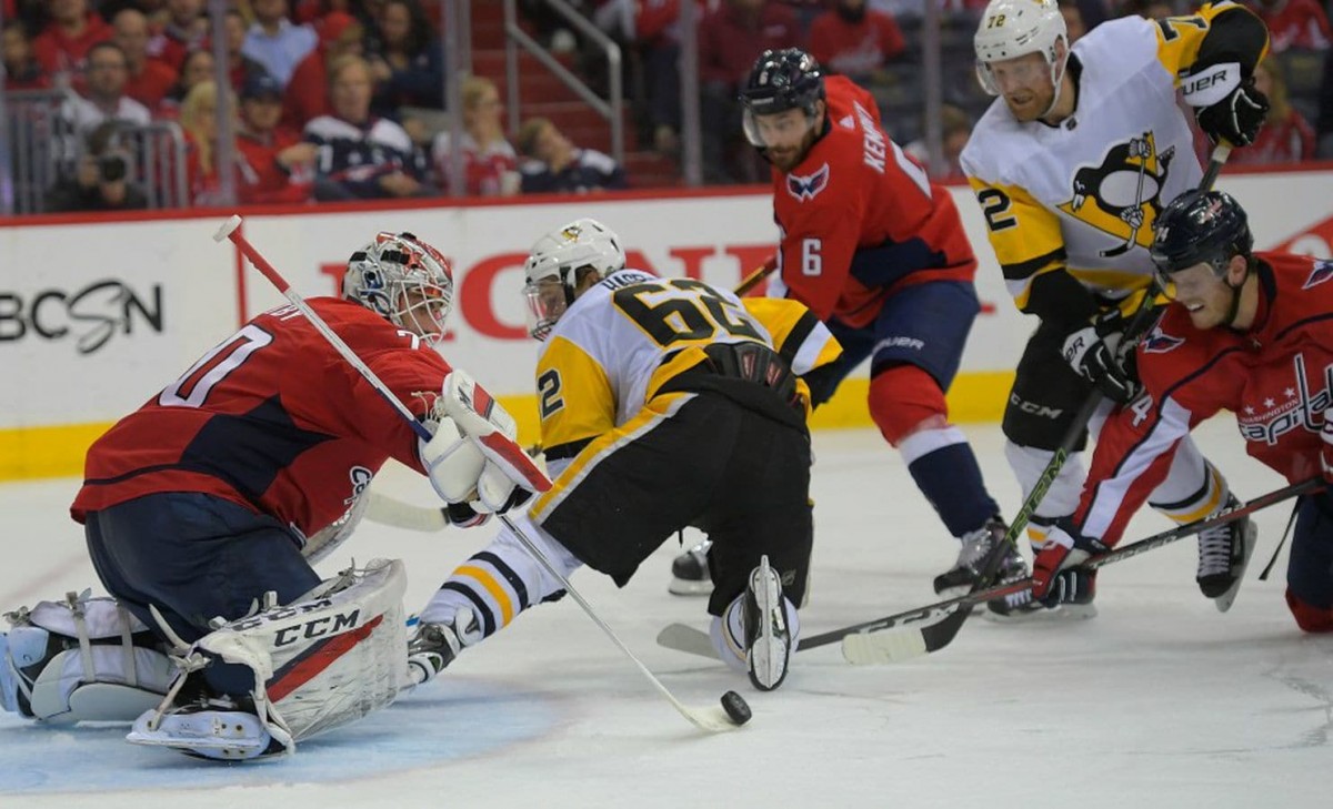 Capitals score four unanswered in the third, can wrap up the series in Pittsburgh