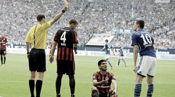 Por chute em adversário, Draxler é suspenso e desfalca o Schalke no clássico contra o Dortmund