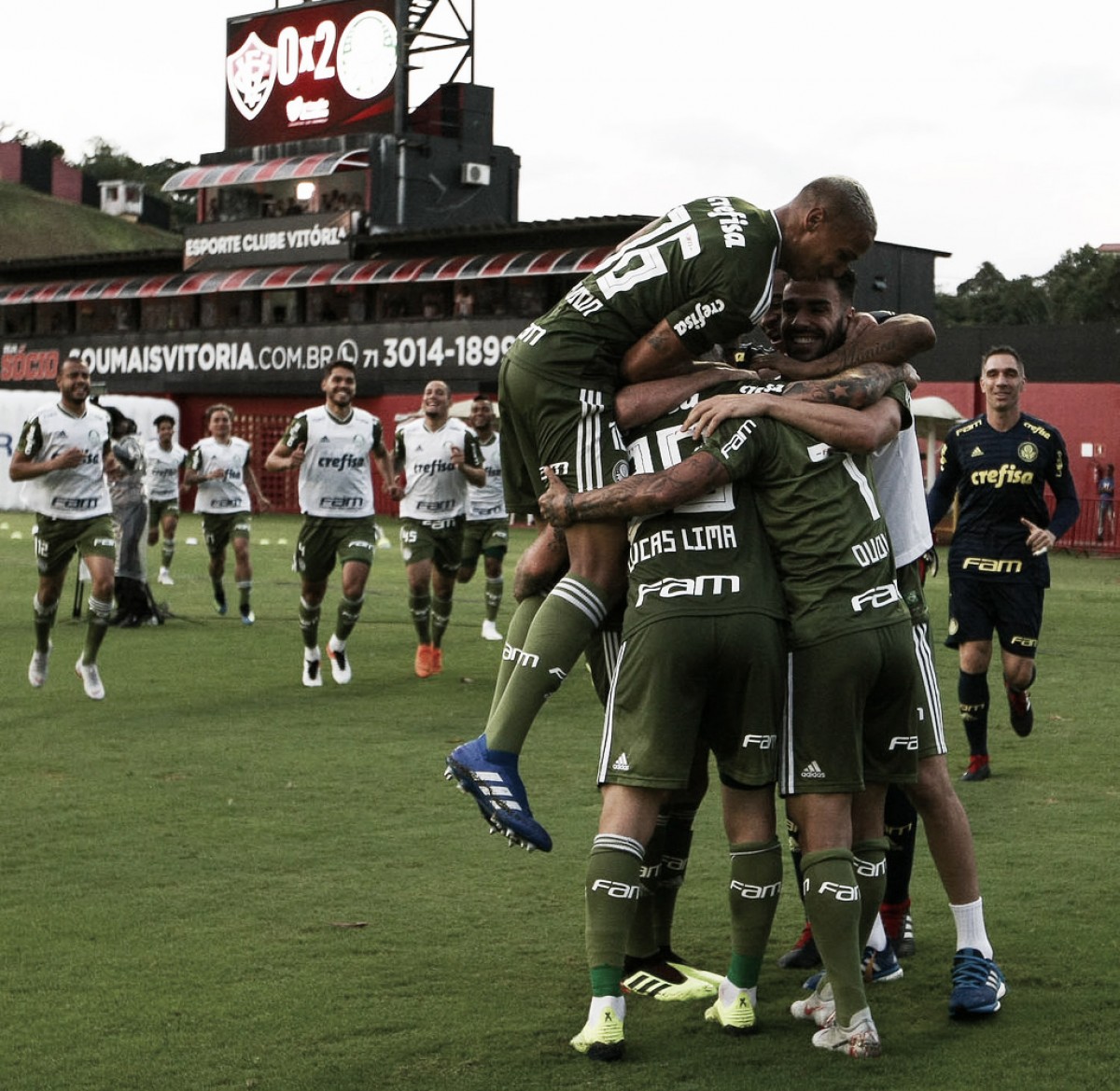 Palmeiras bate Vitória fora de casa e fica próximo dos lideres
