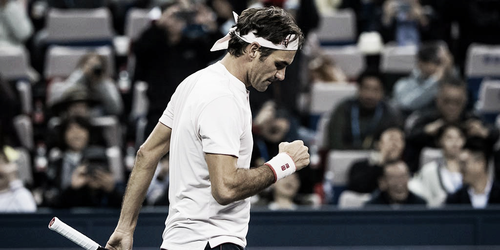 Atual campeão, Federer supera Nishikori e avança às semis em Shanghai