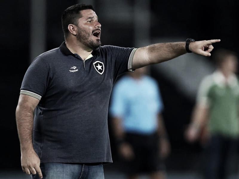  Eduardo Barroca aceita convite e Botafogo vai repatriar o ex-treinador das categorias de base
