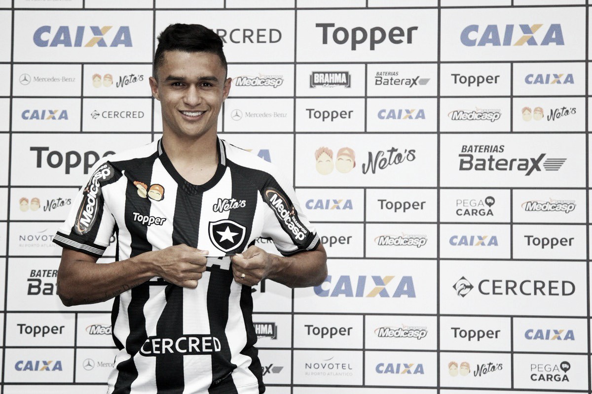 Negócio fechado: Erik assina até o fim de 2018 como novo reforço do Botafogo