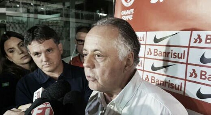 Fernando Carvalho elogia Roth na vitória ante Flamengo: "Armou o time muito bem"