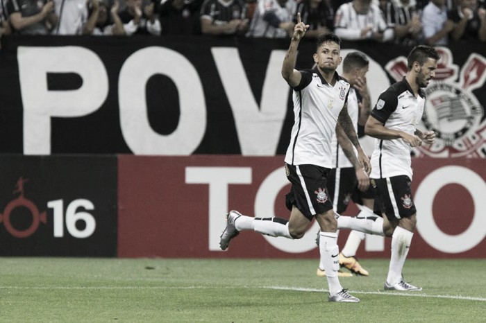 Corinthians é superior, derrota Cerro Porteño em casa e reassume ponta do Grupo 8