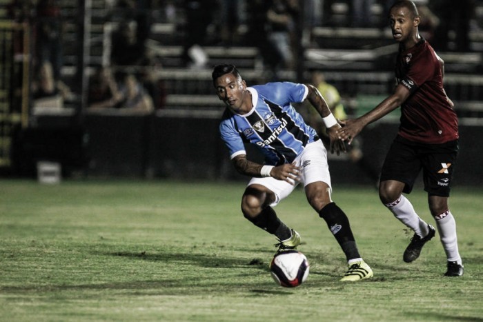 Atacante Barrios tem lesão constatada na coxa e desfalca Grêmio em dois jogos