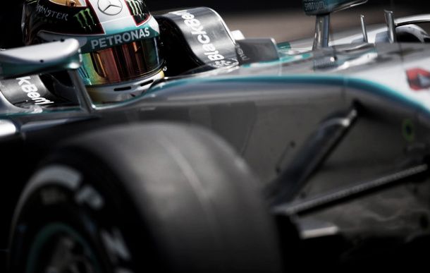 Hamilton lidera dobradinha da Mercedes no terceiro treino livre do GP da Hungria