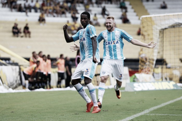 Denilson estreia no Avaí com gol diante do Criciúma e vibra: "A gente trabalha para isso"