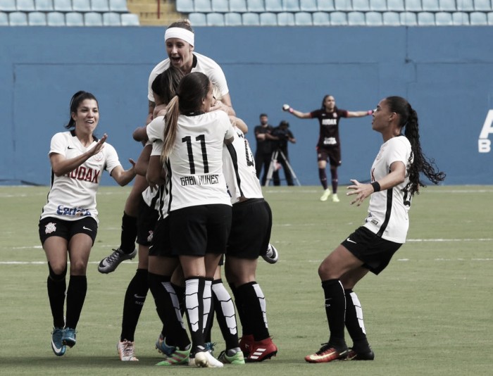 Corinthians goleia Grêmio em jogo movimentado e lidera Grupo 1 do Brasileiro Feminino