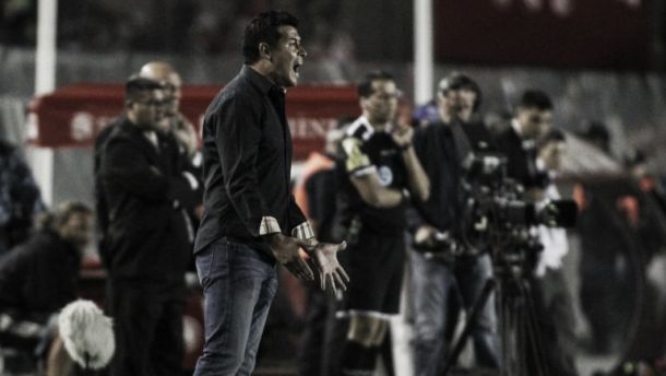 Almirón: “Se debería parar el torneo en fechas FIFA”