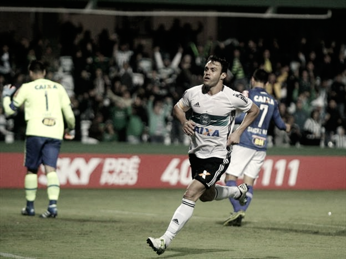Em busca de um camisa 9, Fluminense pode acertar com Kléber, do Coritiba Em busca de um camisa 9, Fluminense pode acertar com Kléber, do Coritiba