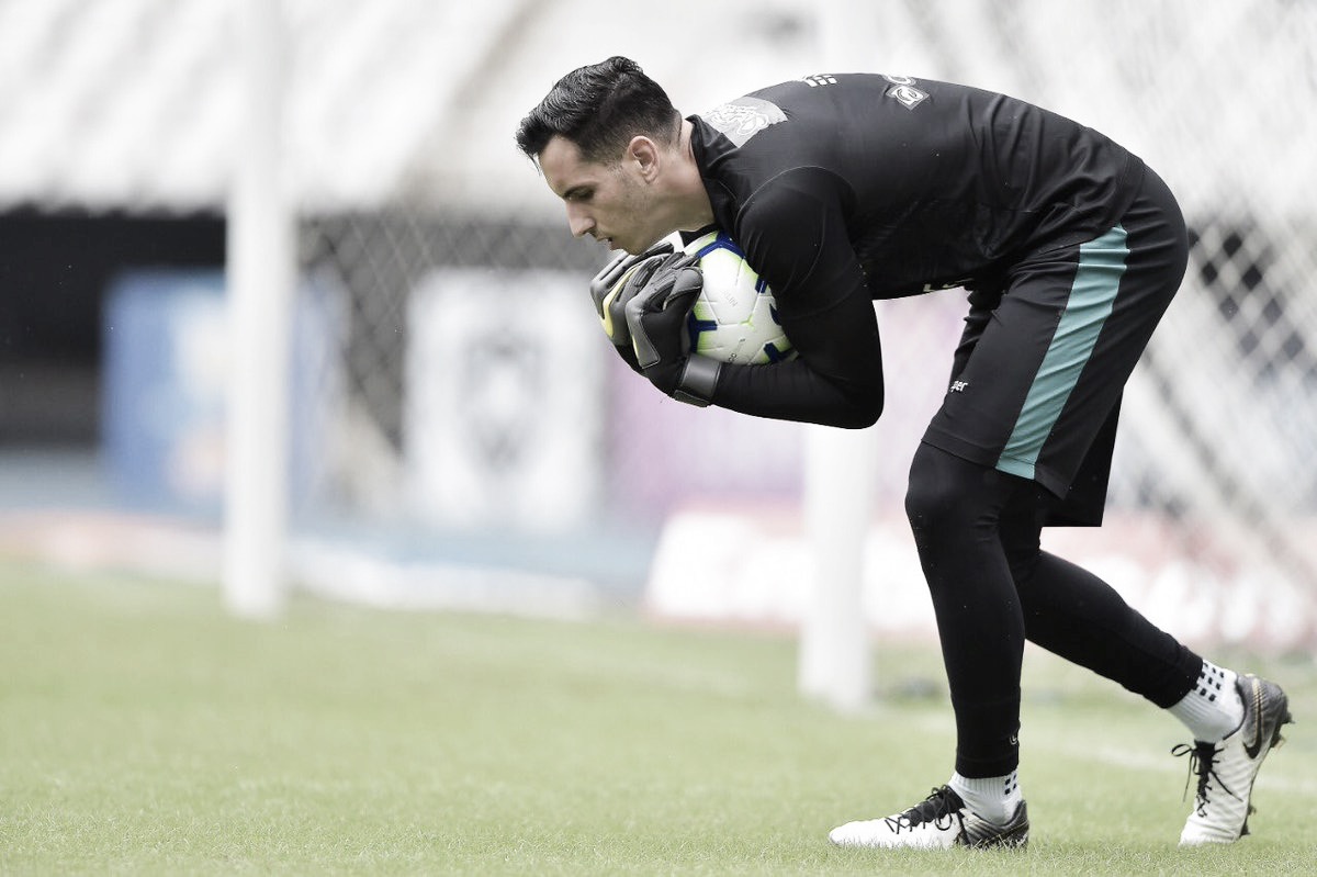 Convocado para a Copa América, Gatito enaltece Cavalieri: "Tem experiência e é um vencedor" Convocado para a Copa América, Gatito enaltece Cavalieri: "Tem experiência e é um vencedor"