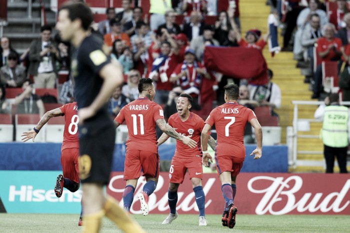 Chile sofre, mas empata com Austrália e garante vaga nas semifinais na Rússia