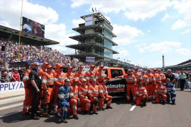 IndyCar: Hinchcliffe Thanks Holmatro Safety Team