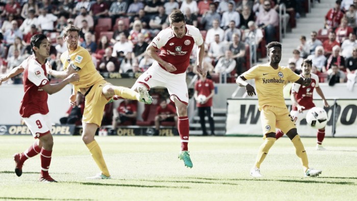 Mainz reage e garante permanência na elite ao vencer Eintracht Frankfurt de virada
