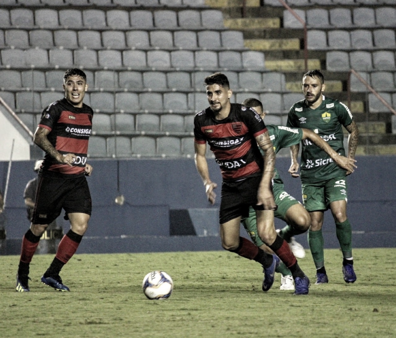 Oeste começa mal, mas arranca empate com Cuiabá na Série B Oeste começa mal, mas arranca empate com Cuiabá na Série B