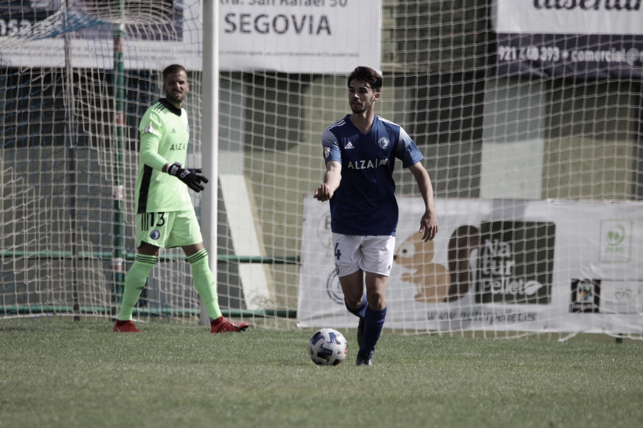 Carlos Algarra y Chechu Martínez debutan con Las Rozas CF Carlos Algarra y Chechu Martínez debutan con Las Rozas CF