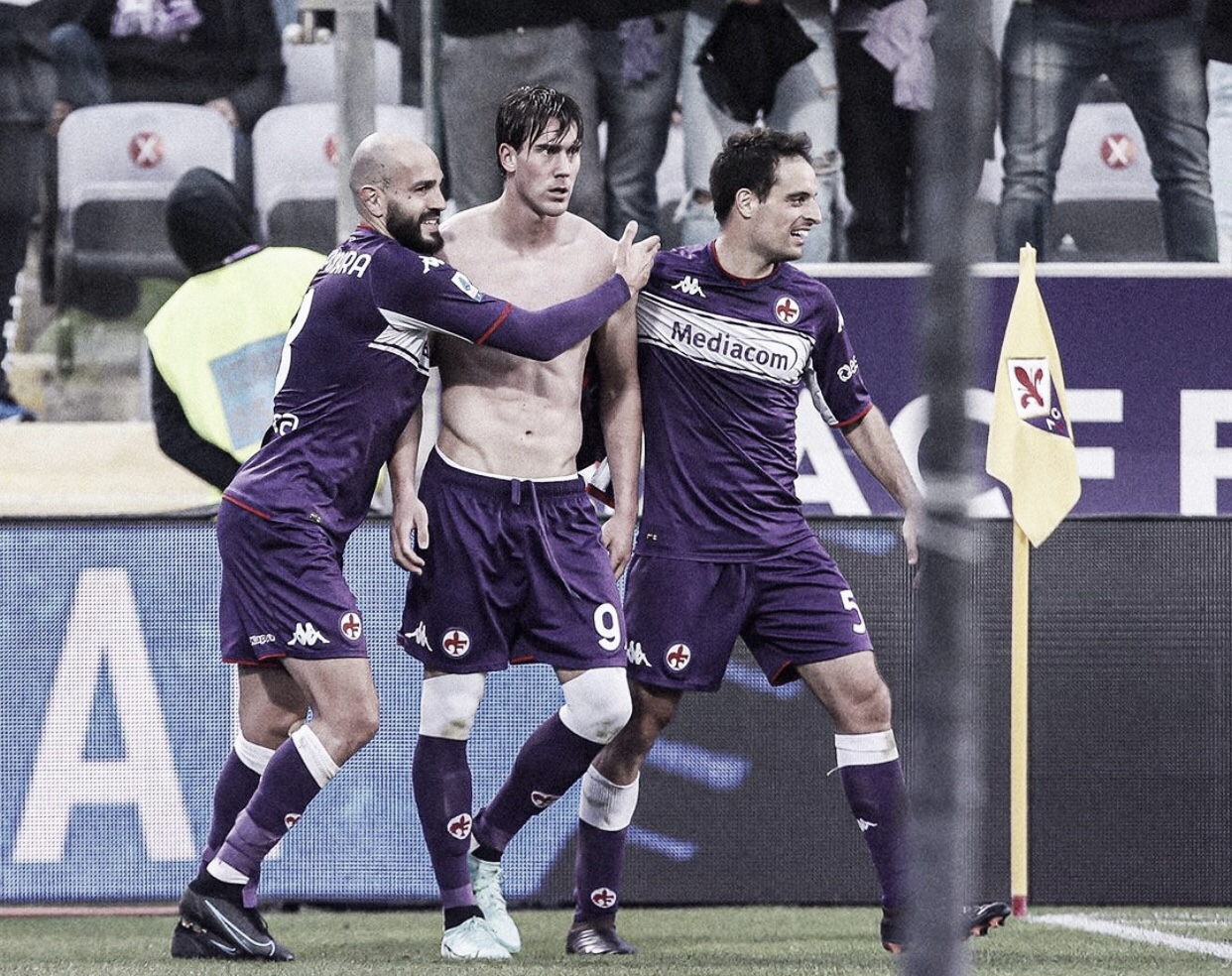 Com triplete de Vlahovic, Fiorentina tem atuação dominante e bate Spezia