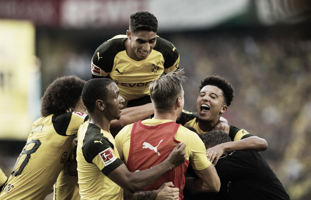 Borussia Dortmund vence Augsburg em virada no último lance da partida Borussia Dortmund vence Augsburg em virada no último lance da partida