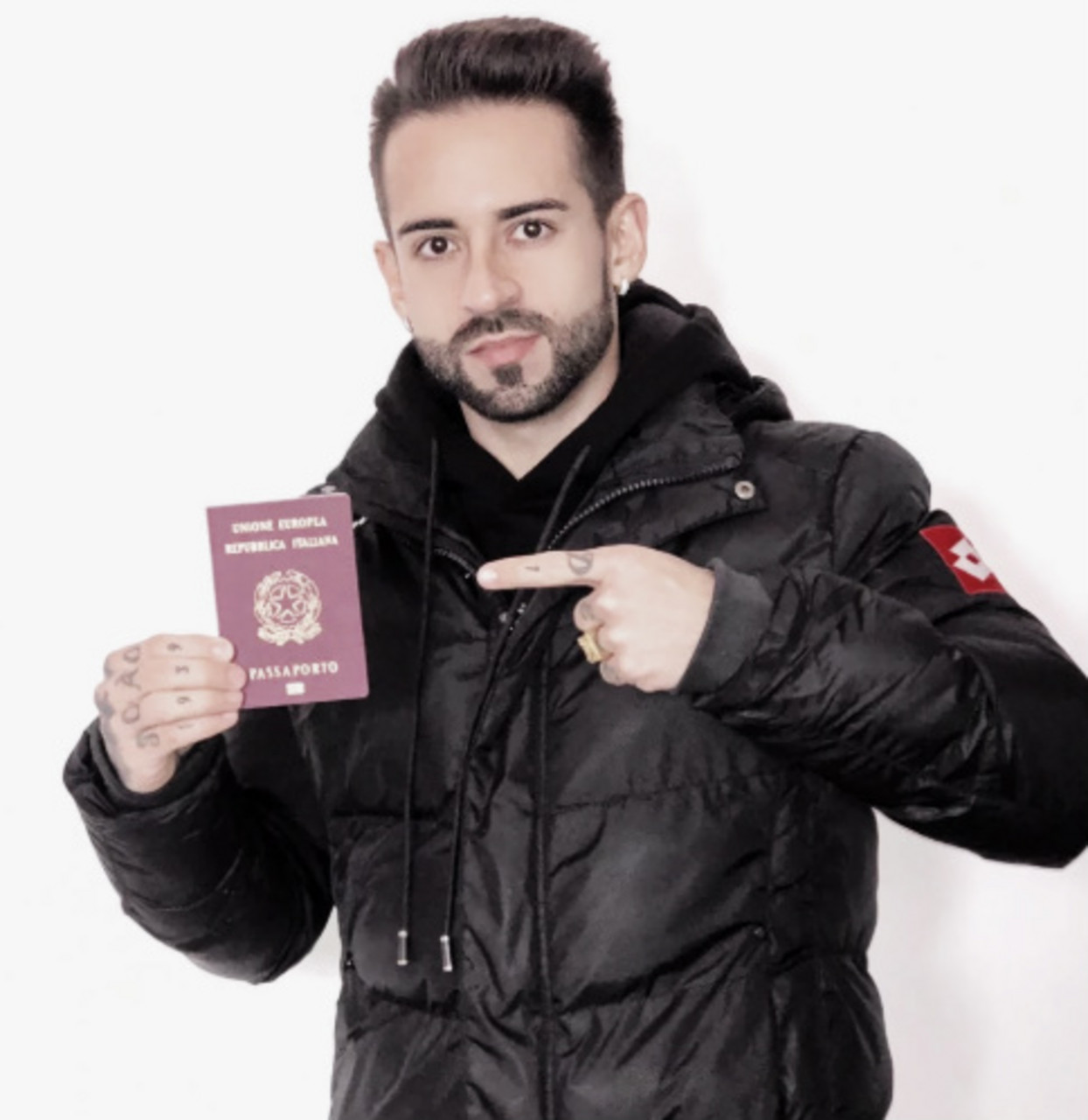 Com dupla cidadania, Ricardinho adquire passaporte italiano