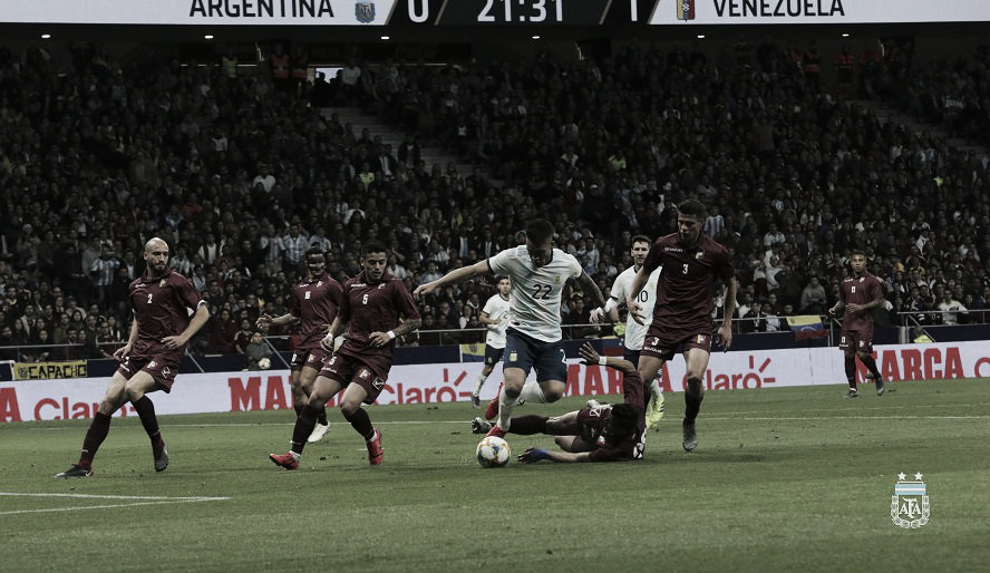 Estragou a festa! Venezuela derrota Argentina no retorno de Messi Estragou a festa! Venezuela derrota Argentina no retorno de Messi