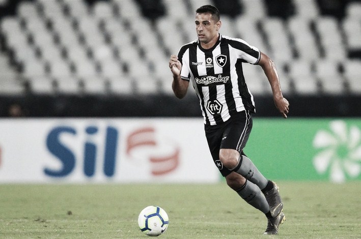 Baixa no Botafogo: Diego Souza sofre lesão na coxa esquerda e precisará passar por recuperação Baixa no Botafogo: Diego Souza sofre lesão na coxa esquerda e precisará passar por recuperação
