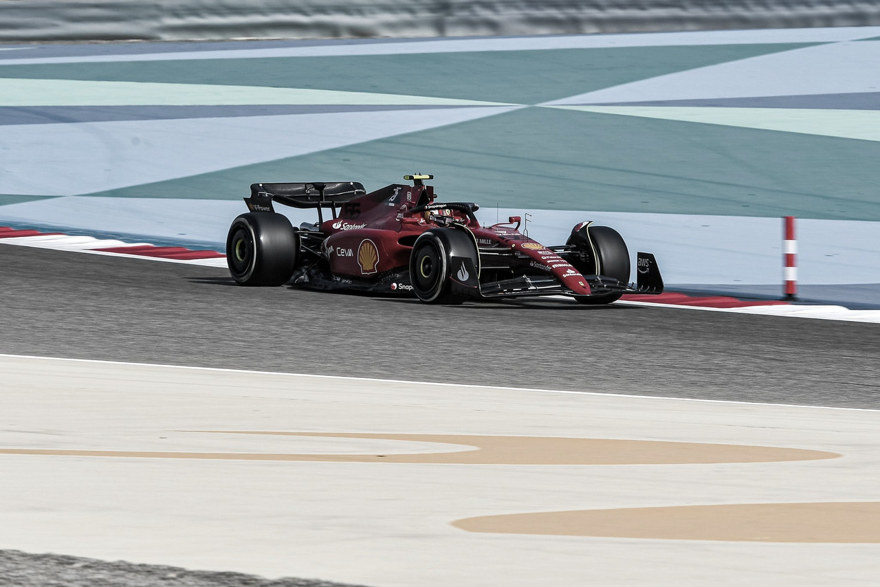 Ferrari ilusiona en los libres que abren la nueva era