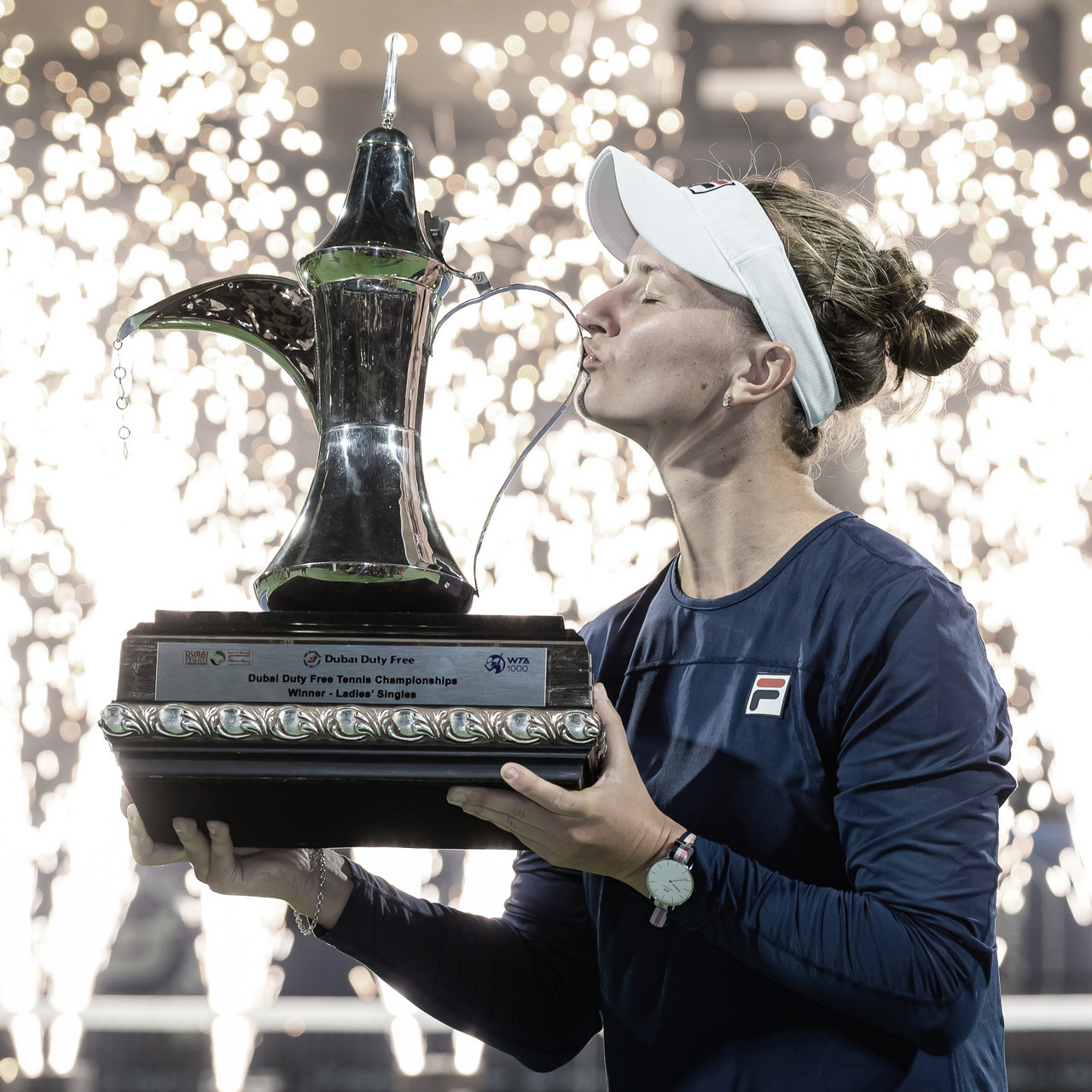 


	
	
	
	




Barbora Krejcikova se
lleva el título de Dubái