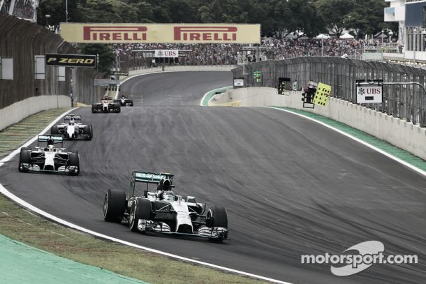 GP do Brasil: Rosberg volta à carga mas Hamilton mantém-se na liderança GP do Brasil: Rosberg volta à carga mas Hamilton mantém-se na liderança