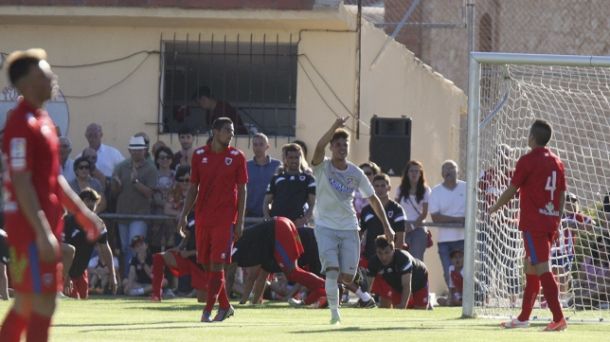 Simeone encuentra el gol en la cantera con Héctor Hernández