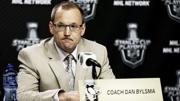 Pittsburgh: Dan Bylsma fuera del banquillo, Jim Rutherford nuevo mánager