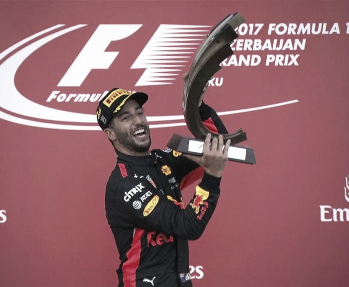 Ricciardo aprovechó el caos y festejó en Bakú Ricciardo aprovechó el caos y festejó en Bakú
