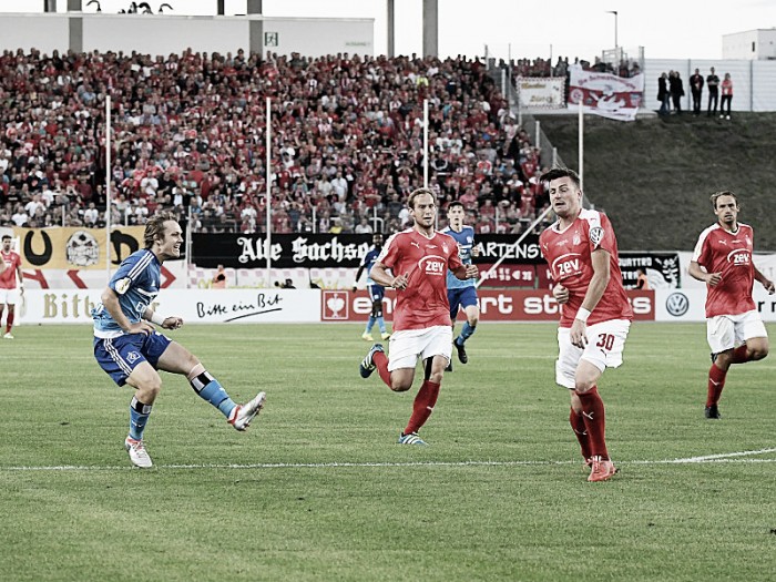 Jovem Halilovic marca, Hamburgo vence Zwickau e avança na DFB Pokal Jovem Halilovic marca, Hamburgo vence Zwickau e avança na DFB Pokal