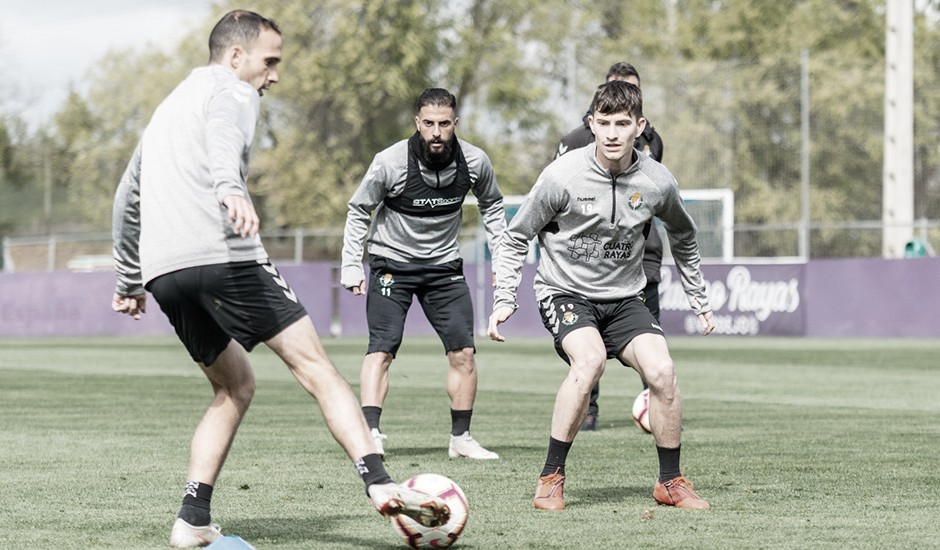 Toni Villa vuelve a los entrenamientos y Moyano habla de la situación límite actual Toni Villa vuelve a los entrenamientos y Moyano habla de la situación límite actual