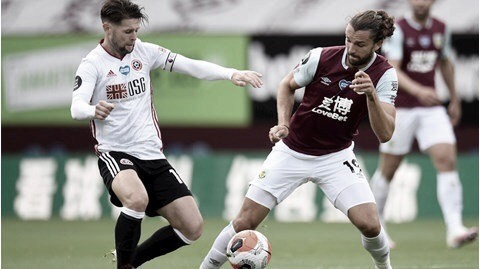 Sheffield United marca na reta final e busca empate com Burnley Sheffield United marca na reta final e busca empate com Burnley