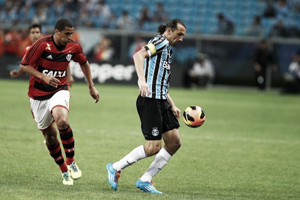 Sem mais objetivos, Grêmio e Flamengo se despedem do Brasileirão na Arena