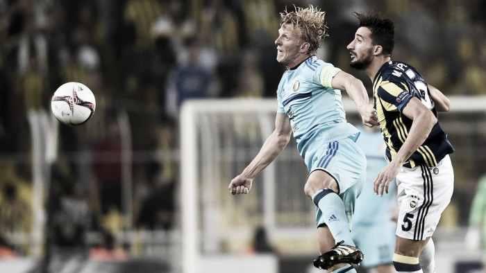 Fenerbahçe supera Feyenoord e vira líder do Grupo A na Europa League