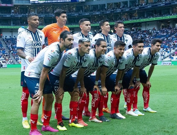 Unos empapados Rayados pierden el liderato - VAVEL México