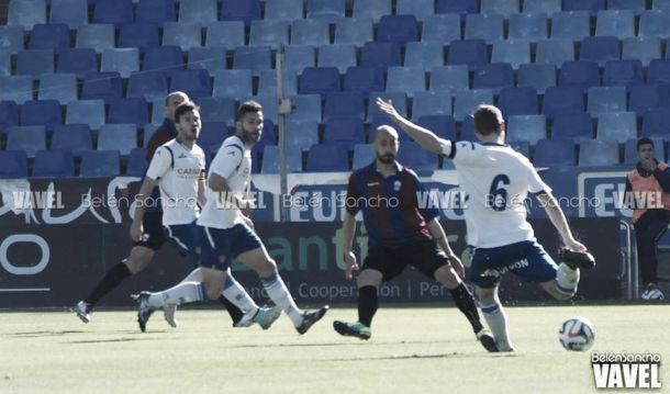 Huracán Valencia - Real Zaragoza B: campo difícil para seguir remando