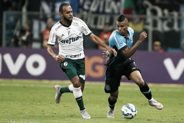 Com golaço de Maicon, Grêmio vence Palmeiras e sobe na tabela