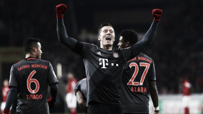 Lewandowski marca duas vezes e Bayern vira sobre Mainz 05