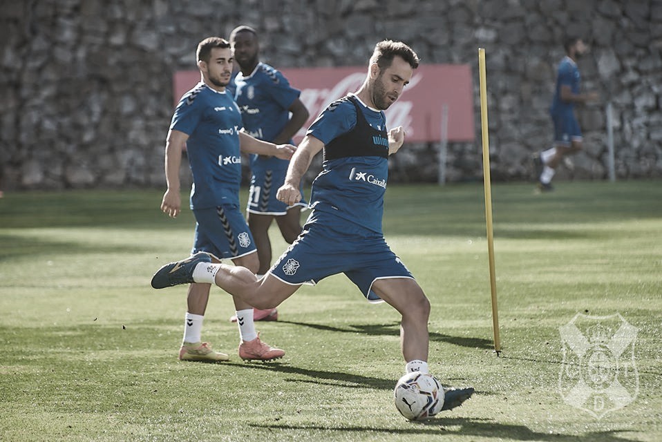 Carlos Ruiz, primer lesionado de la pretemporada Carlos Ruiz, primer lesionado de la pretemporada