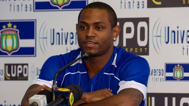 Bad-boy do futebol, Jobson é emprestado pelo Botafogo ao futebol árabe