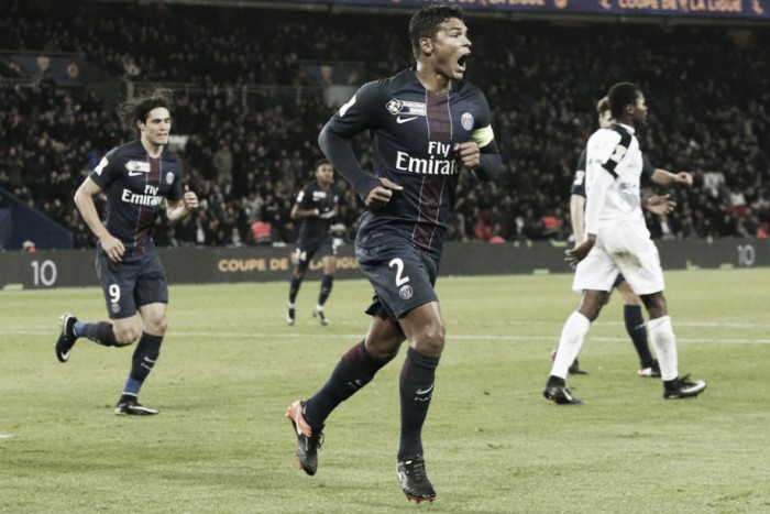 Thiago Silva marca dois gols, PSG vence Metz e vai à semifinal da Copa da Liga
