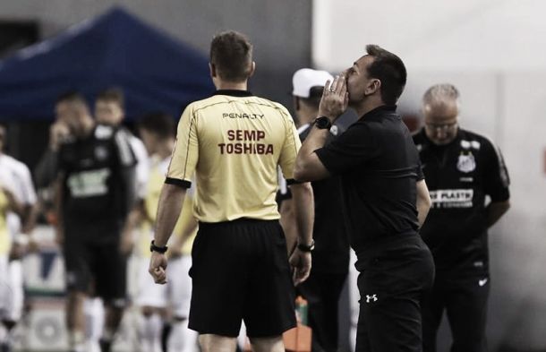 Doriva lamenta eliminação e diz estar tranquilo sobre permanência no São Paulo Doriva lamenta eliminação e diz estar tranquilo sobre permanência no São Paulo