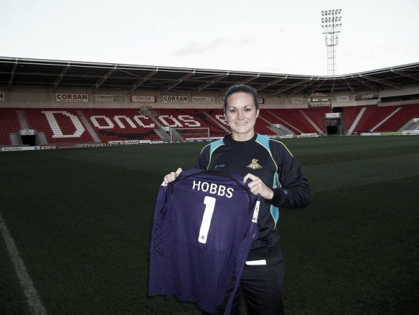 Nicola Hobbs pens new Doncaster Belles deal