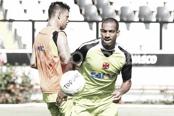 Rodrigo sofre lesão na coxa e não jogará a próxima partida Rodrigo sofre lesão na coxa e não jogará a próxima partida